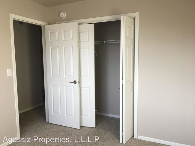 Foto del edificio - 501-516 West Agassiz Circle Southeast