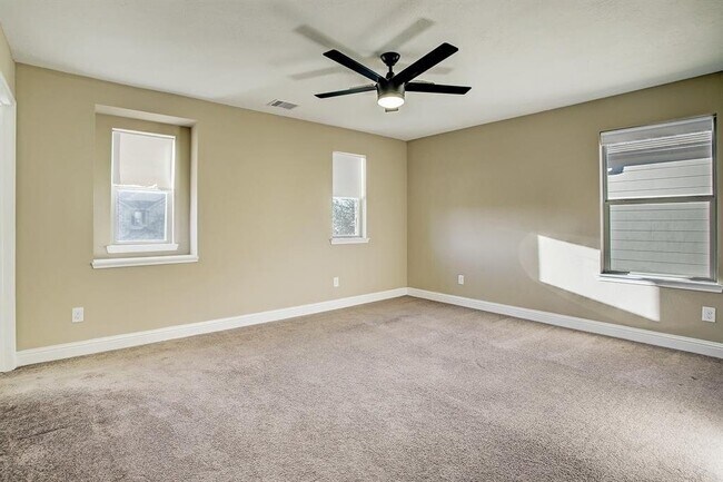 Foto del edificio - 11022 Avery Oaks Ln