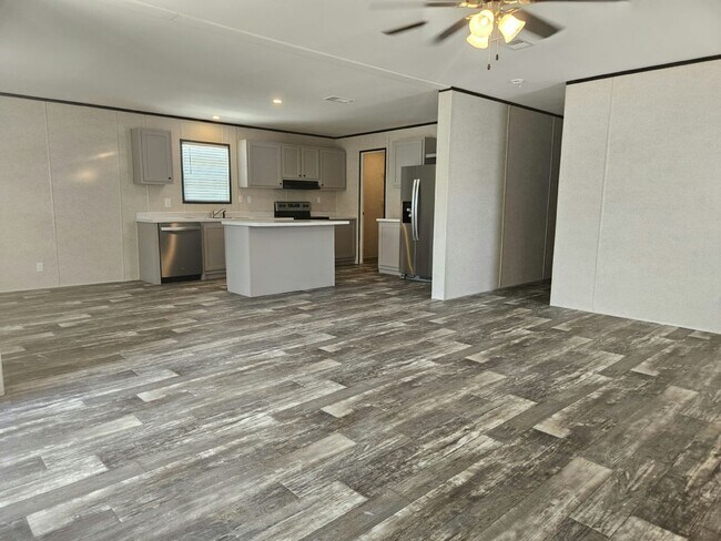 Foto del edificio - 6671 Hidden Oaks Dr