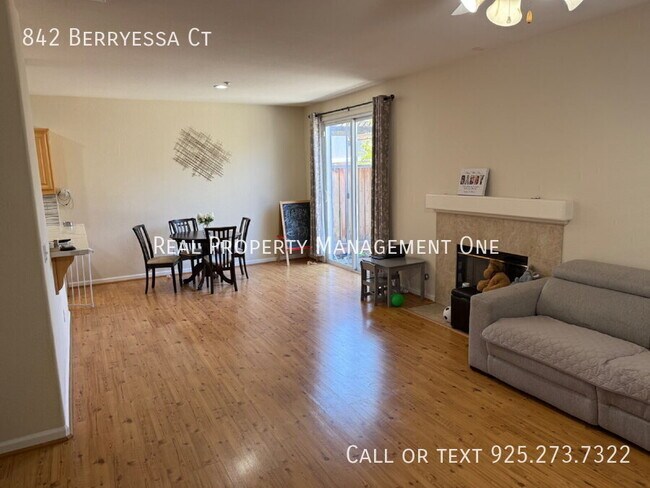 Building Photo - 842 Berryessa Ct