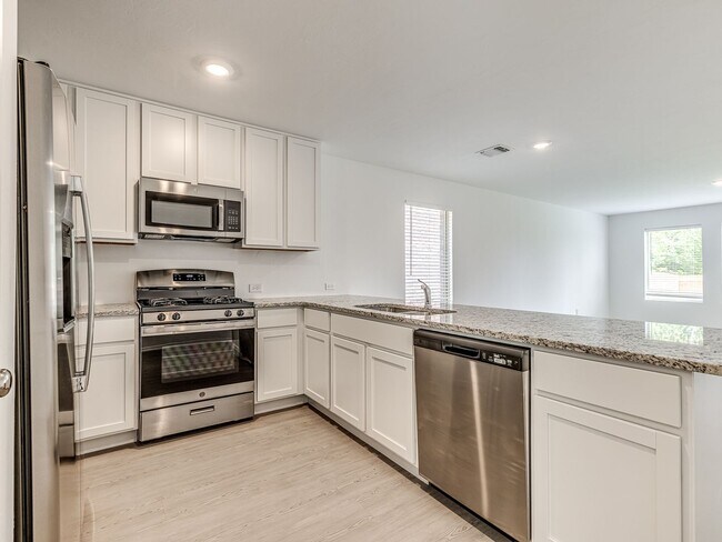 Foto del edificio - Brand New Home + Edmond Schools + 4 bedroo...