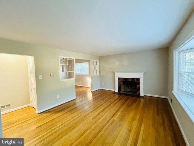 Building Photo - 912 McKinley Rd