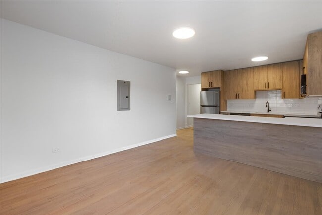 Foto del edificio - 7357 N Winchester Ave