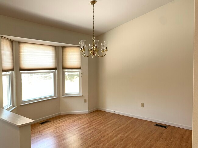 Foto del edificio - 7188 Oak Stream Dr