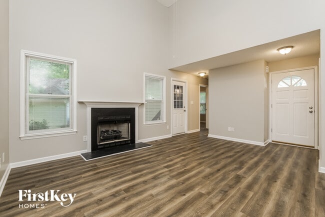 Foto del edificio - 5509 Lake Garden Ct