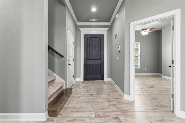 Building Photo - 1340 Sweetbriar Cir