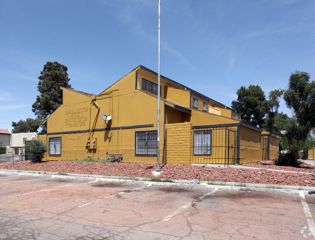 Foto principal - Emerald Estates