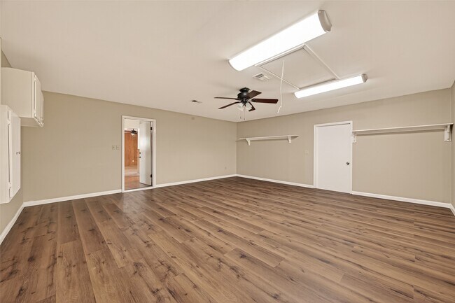 Building Photo - 5646 Hazen St