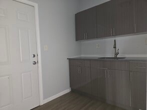 Building Photo - 31 Whittier St