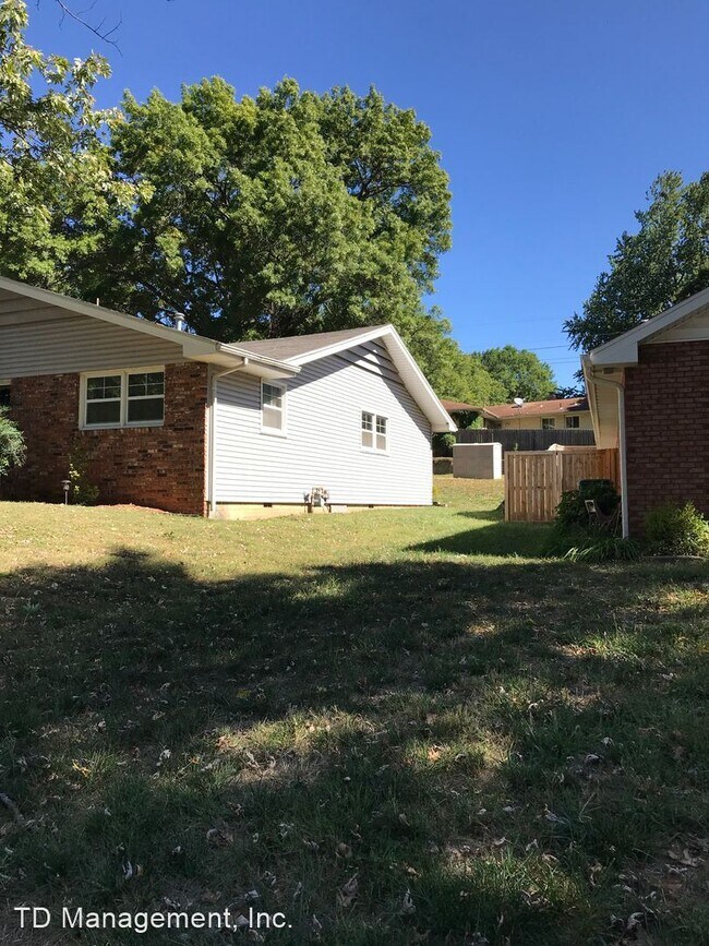 Building Photo - 3 br, 2 bath House - 2502 S Cedarbrook Ave