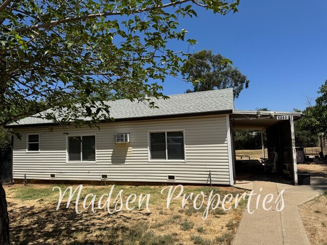 Foto del edificio - 1980 Helman St