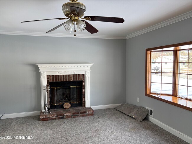 Foto del edificio - 148 Bayshore Dr