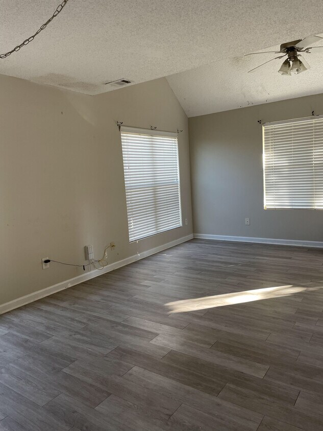 Primary Photo - 409 Bridgewater Cir