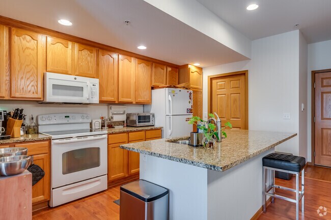 2 habitaciones, 2 baños - 1350 pies cuadrados - Cocina - 625 Shepherd Ct