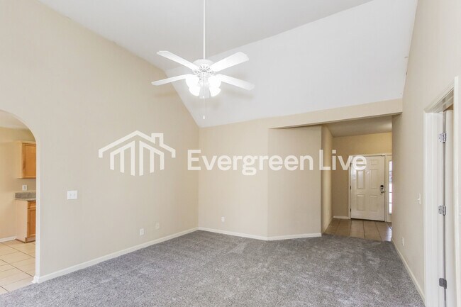 Foto del edificio - 513 Camden Cove Cir