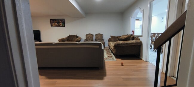 Building Photo - 332 Greenhill Way