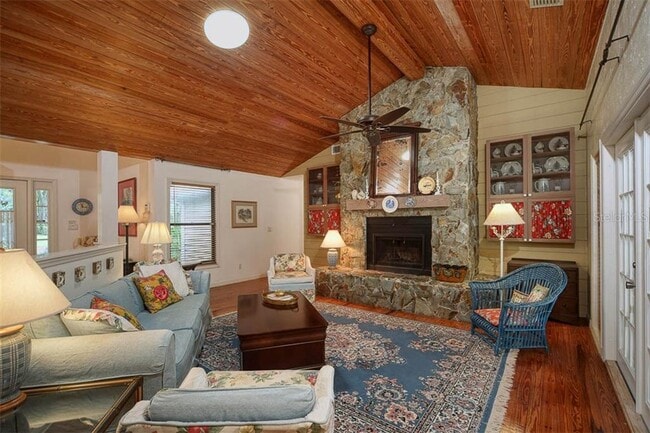 Living Room - 4809 Riverview Blvd