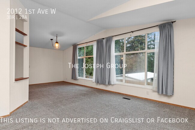 Building Photo - Bremerton 3 bed with view of Sinclair Inlet