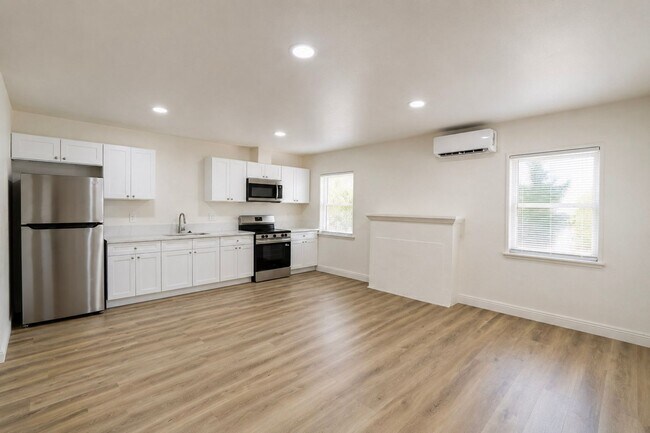 Building Photo - 4723 Arlington Ave