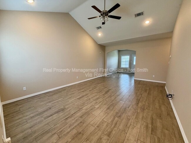 Building Photo - 6717 MARIBETTE RD