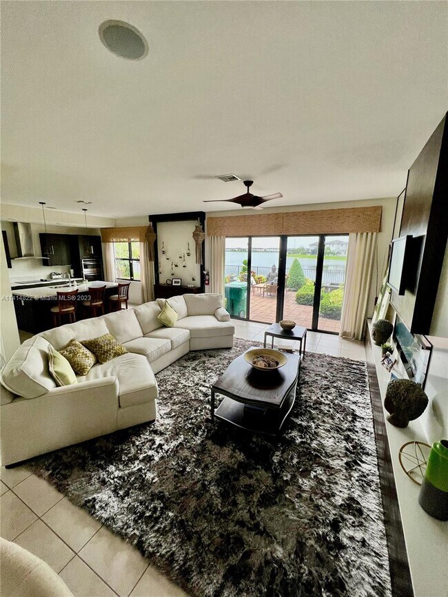 Foto del edificio - 16044 NW 87th Ct