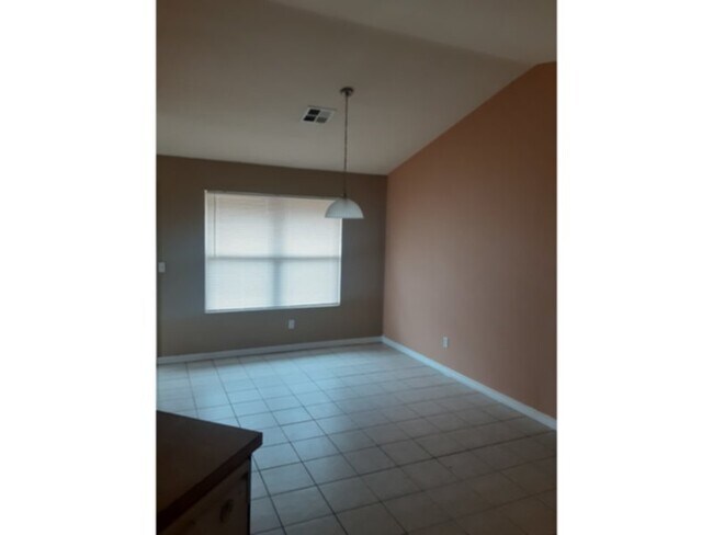 Building Photo - 2415-2445 SW 45th St