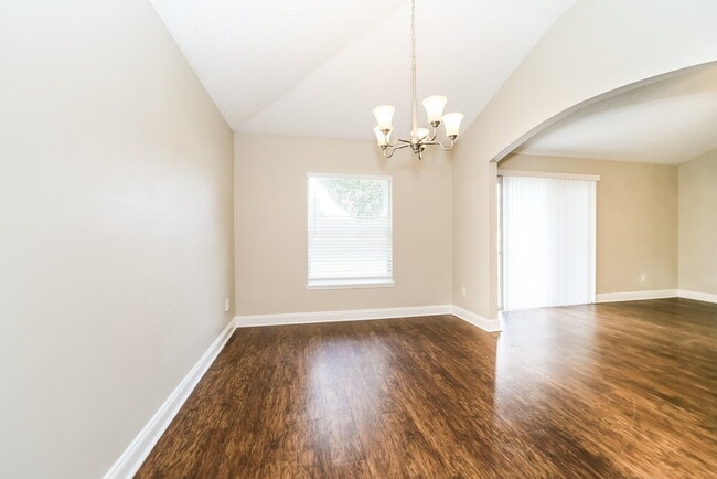 Building Photo - 2631 Creek Ridge Dr