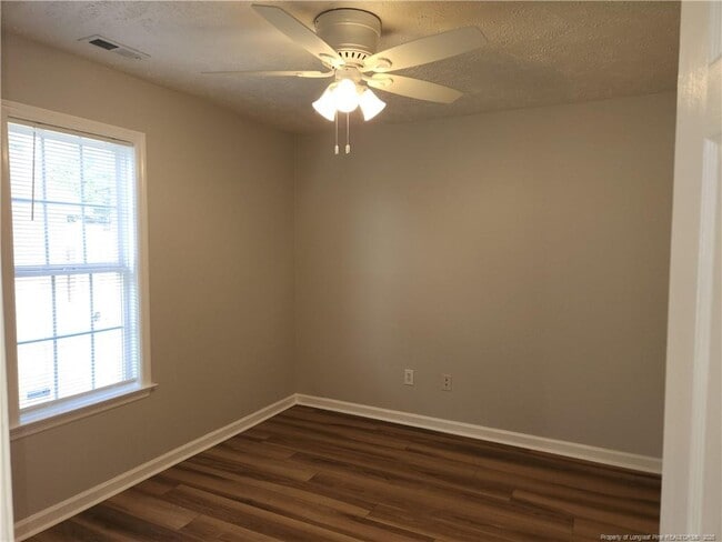 Foto del edificio - 2527 Cameron Woods Ln