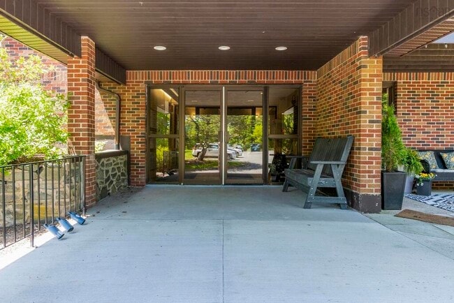 Photo du bâtiment - 64 Cumberland Dr