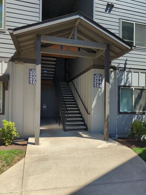 Primary Photo - 4245 Hawthorne Ave NE