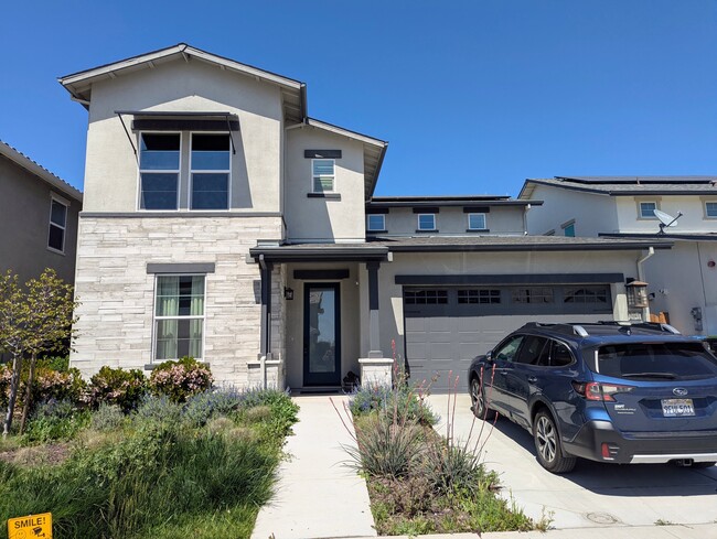 Building Photo - 2081 Mulholland Dr