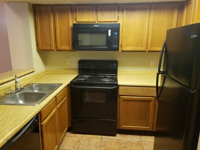 Foto del edificio - 9809 Walnut St