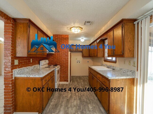 Foto del edificio - 2 Bed, 1 Bath Near Plaza & Midtown Areas