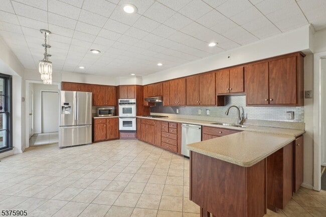 Building Photo - 18 Dorison Dr