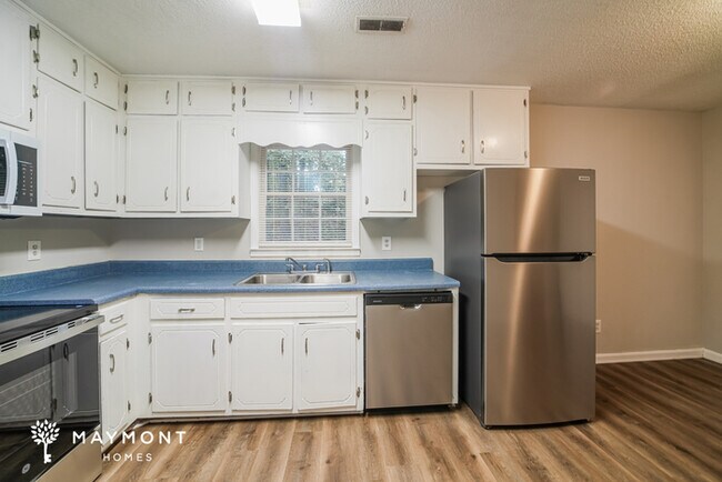 Foto del edificio - 15 Arbacoochee Rd