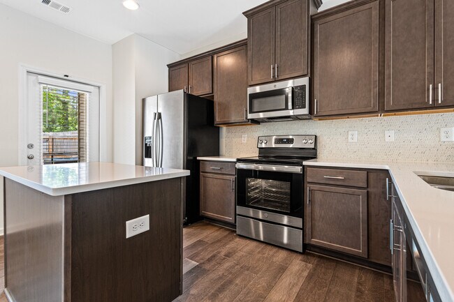 Foto del edificio - 776 Crestwell Cir SW