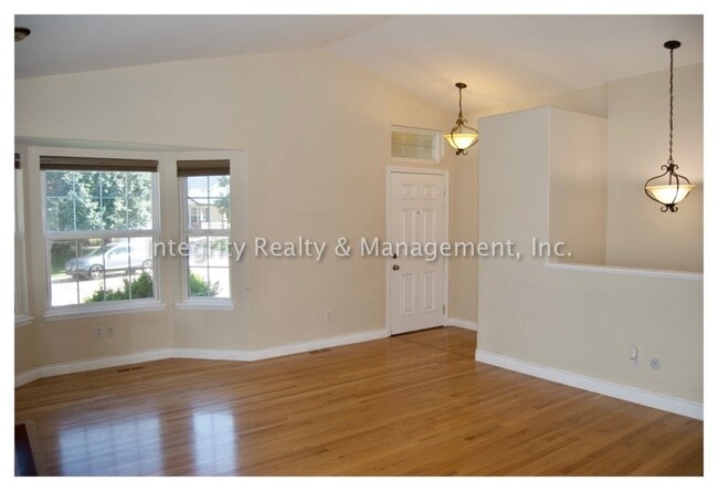 Building Photo - 8840 Shoal Creek Ln
