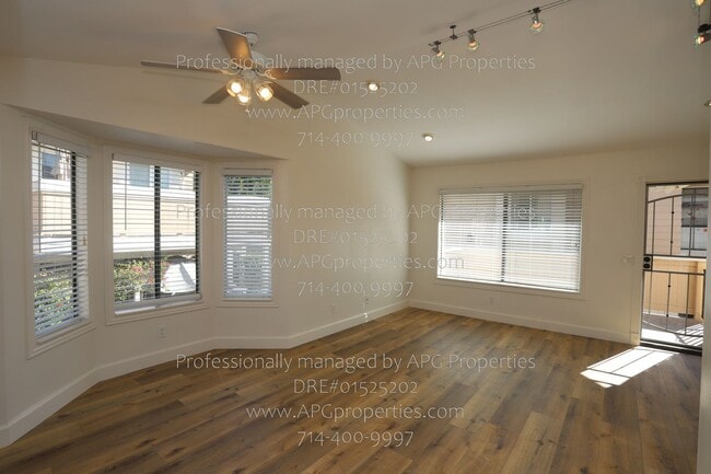 Foto del edificio - 7704 Elmdale Way