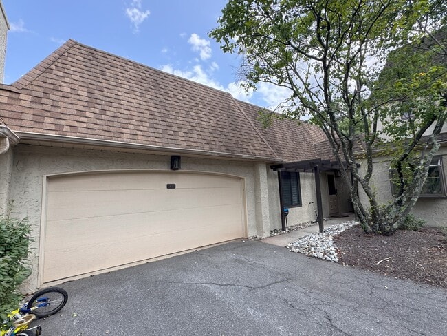 Photo - 48 Carriage Pl Apartment