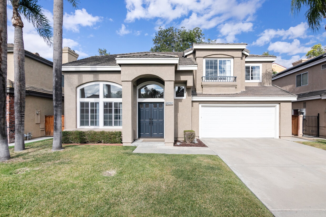 Foto principal - 13928 Lewiston St