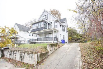 Building Photo - 51-53-53 Leyfred Terrace