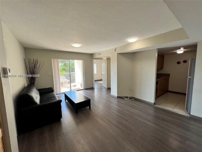 Foto del edificio - 637 SW 3rd St