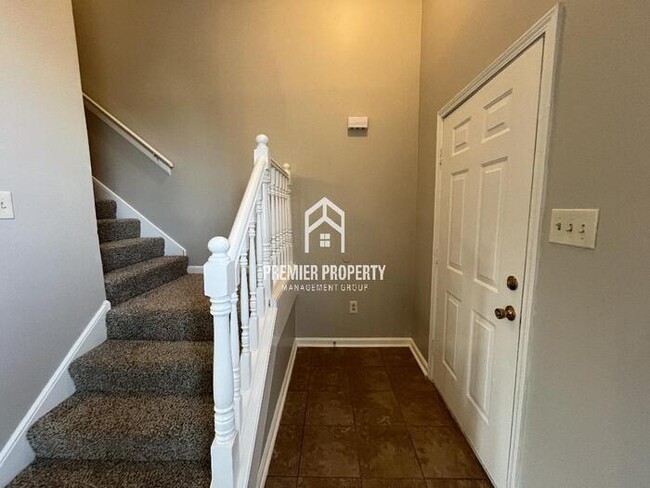 Building Photo - 2851 Fletcher View Dr