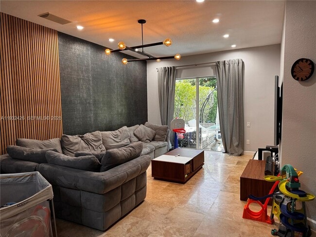 Foto del edificio - 876 Spinnaker Dr