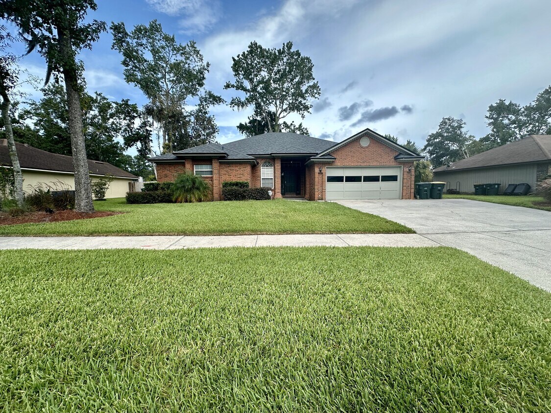 Foto principal - 11941 Remsen Rd