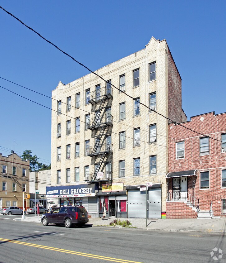 Foto del edificio - 871 E 220th St