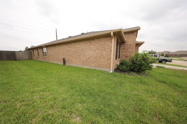 Building Photo - 23210 Royal Tiger Rd