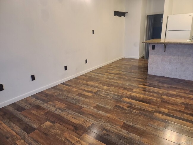 Building Photo - 1547 US-9