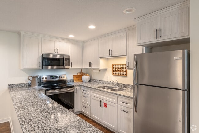 Community Room - Kitchen - Edgerton Manor