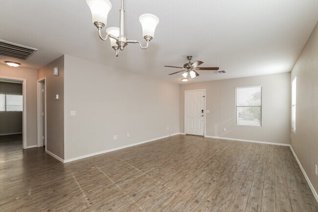 Foto del edificio - 2879 W Five Mile Peak Dr